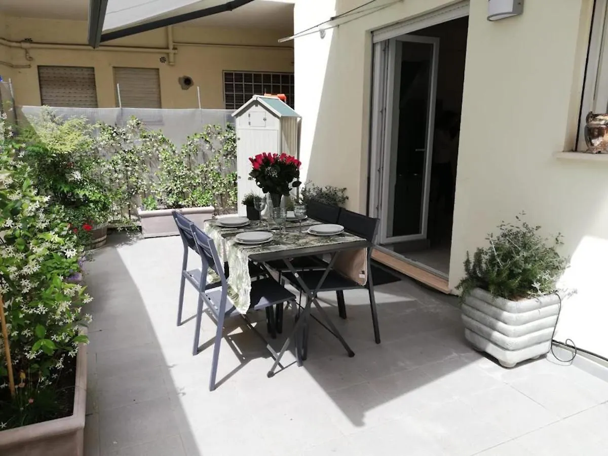 Casa Donatello Con Terrazzo Apartment Rome 0*,  Italy
